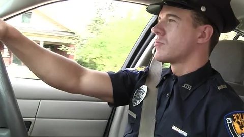 Men: Jailbreak: Cop Fucks Throaty Crook