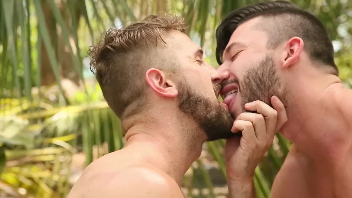 DrillMyHole: Charming Wesley Woods Takes Scott