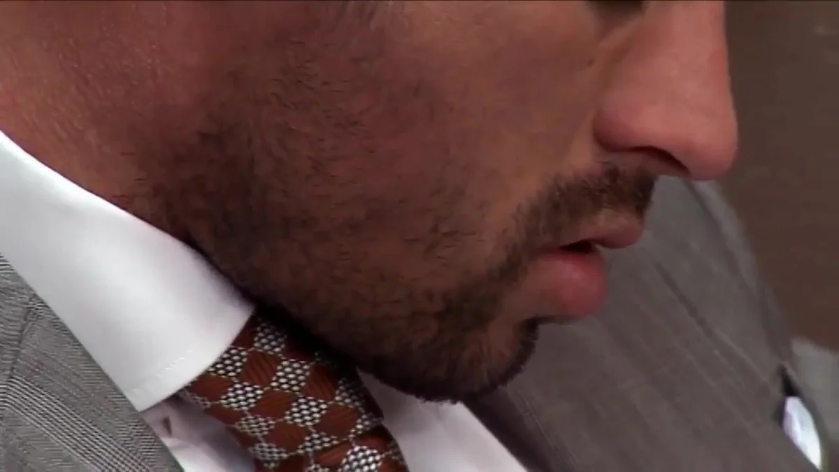 Menatplay: Peeping on the King, in the Act