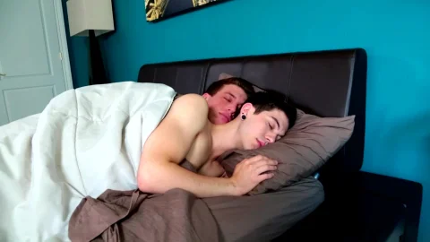 Next Door Twink: Beau's kiss ignites craving in Scott