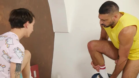 Daddy On Twink: Punishing Gregor Online