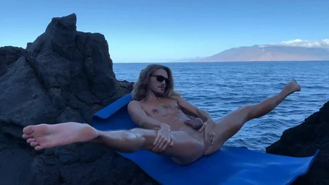 AlternaDudes: Keleb's Yoga Seaside Jacking