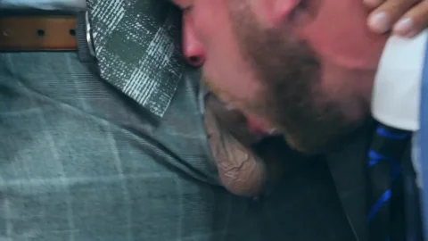 menatplay: The Size of His Package Speaks Volumes