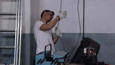 Masters’ Fisting Skills on Display