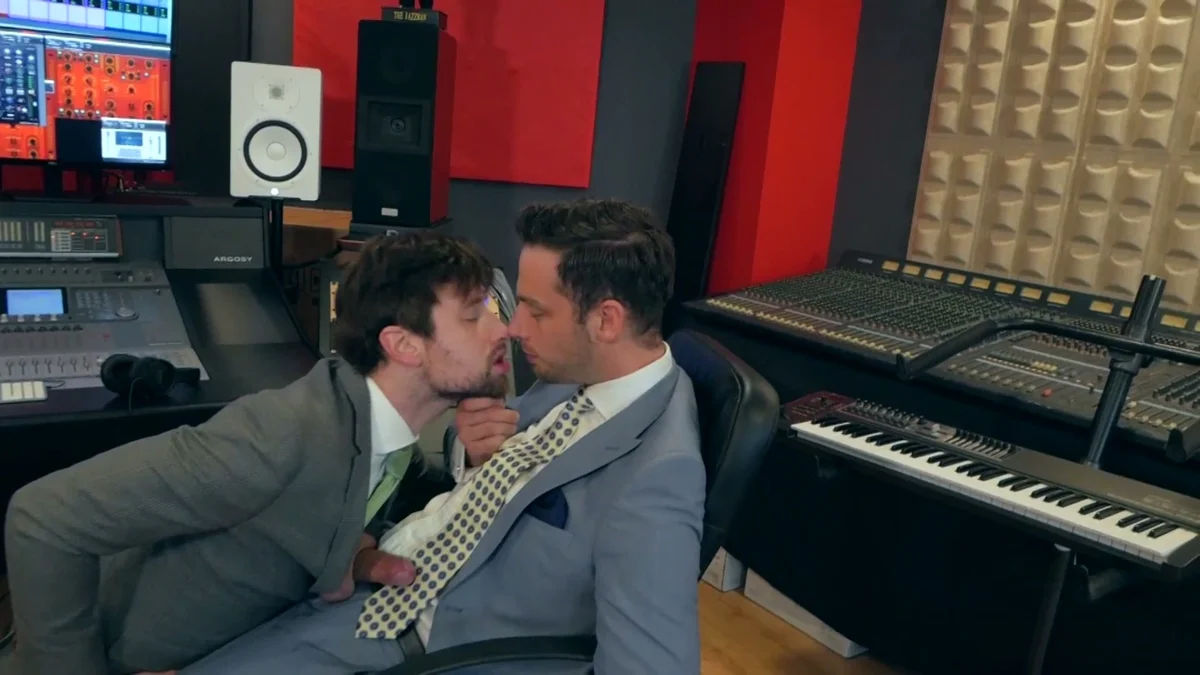 Menatplay: Ex-Lovers Reunited In Studio Sins