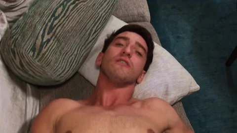 Str8chaser.com: Straight guy Ashton sucking dick in the hotel POV
