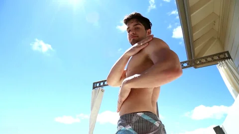 Next Door Male: Smooth Moves: Stefan's Masturbatory Dance