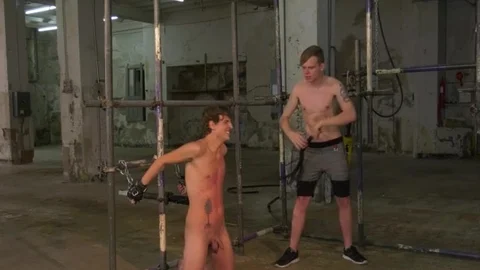 Boynapped.com: Slim Twink Leo Dominates Brit Casper Ellis