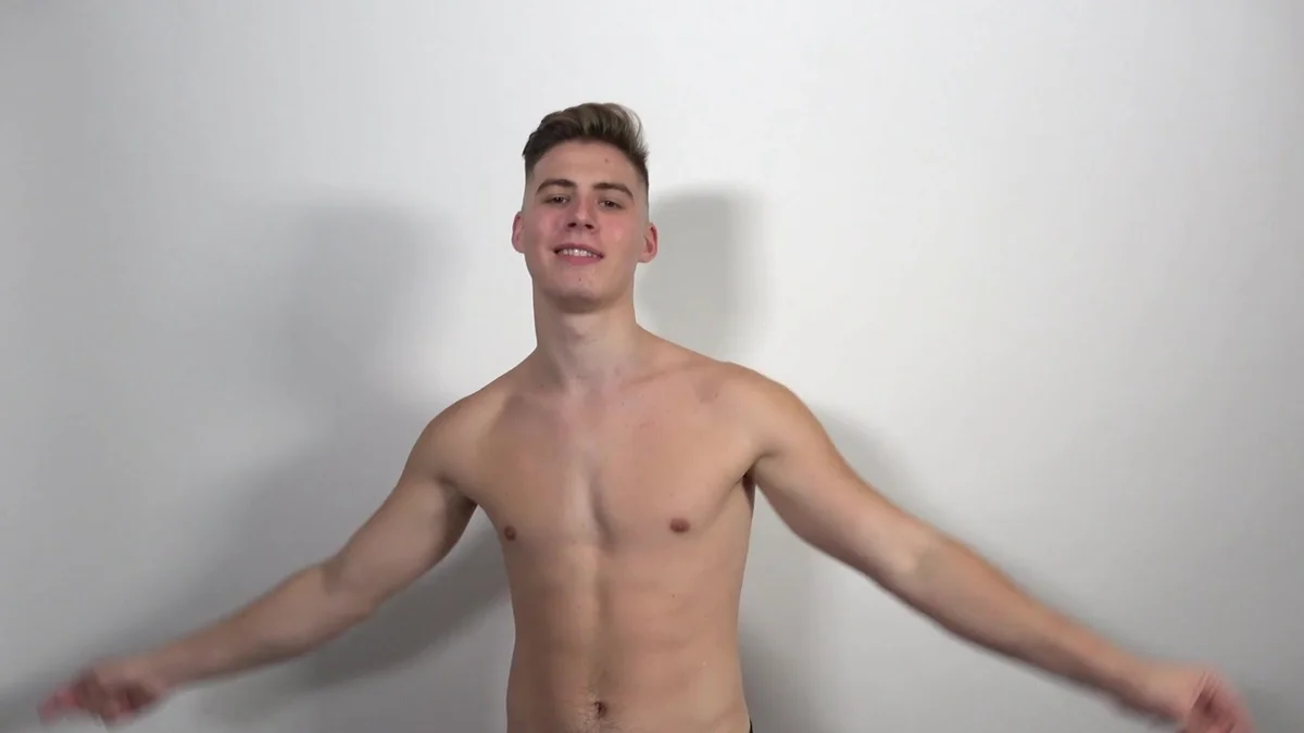 EastBoys: Jonathan Hicks' Muscular Flexing - Hot New Amateur Star!