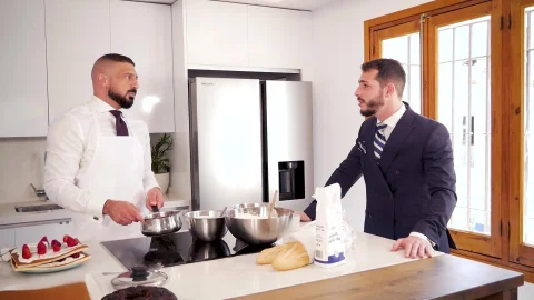 menatplay: Gay Cooking Catastrophes on Thanksgiving