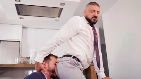 menatplay: Gay Cooking Catastrophes on Thanksgiving