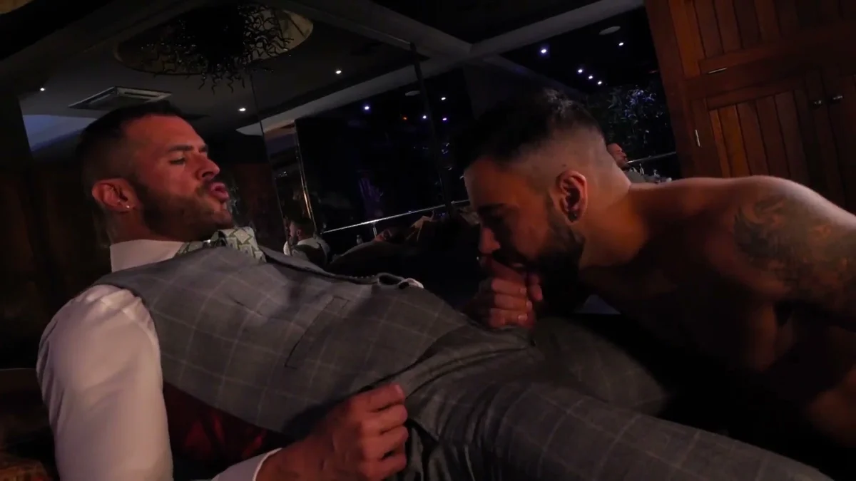 Menatplay: Denis Devours Bubble Butt Noel