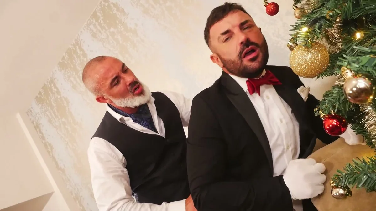 Menatplay: Butler's Mistletoe Magic in the City