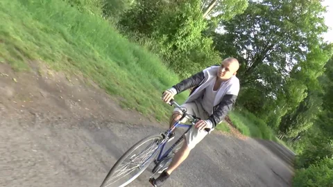 Bulging Bonds - Caravan 2015