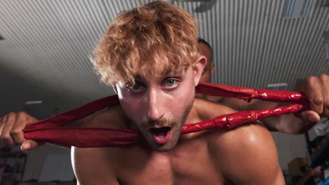 Men: Knockout Blowjobs: Trent's Triumph