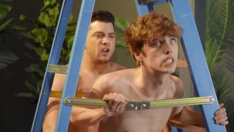 DrillMyHole: Window Washer Gets Down and Dirty with Twink