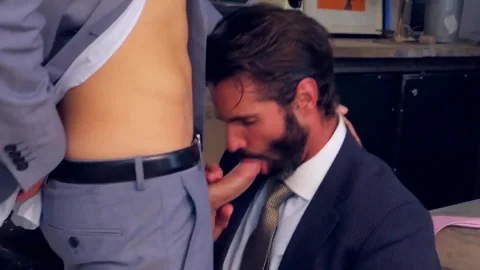 menatplay: Hungry Bottom Gets His Fill