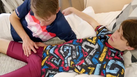 Southern Strokes: Rubbing His Leg Ends with a Hot BJ Session