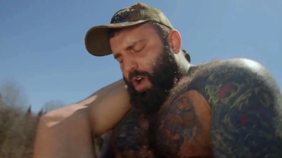 Bromo US: Gay Hunters' Sexy Adventure