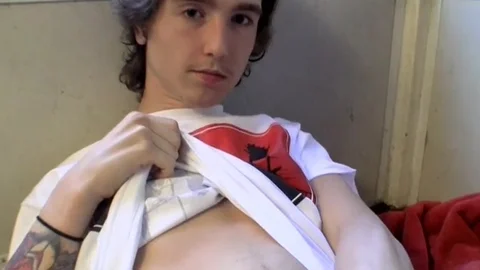 StraightNakedThugs.com: Bareback Jerking Off with Sean