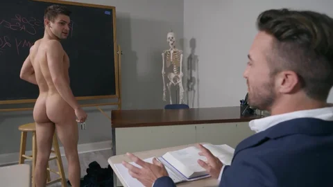 Big Dicks at School: Johnny Rapid and the Anatomy Class Pose-Off