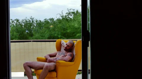 Southern Strokes: Tough Exterior, Soft Interior