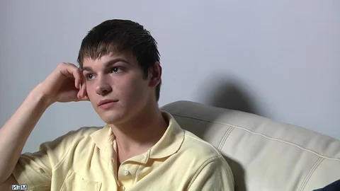 No Waiting for Johnny Rapid's Hot Threesome