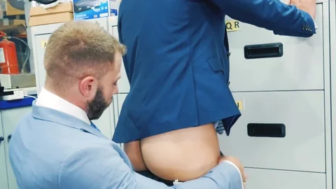 menatplay: Bastian's Hardworking Hands