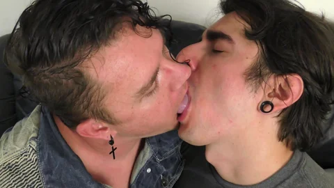 ManPuppy.com: Sweaty Hot Kissing with Two Cute Gay Twinks