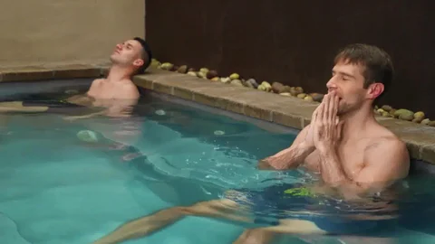 Str8ToGay: Exploring New Pleasures with Hunky Vinny Blackwood