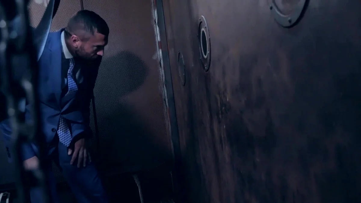 Menatplay: Antonio Stalks His Prey