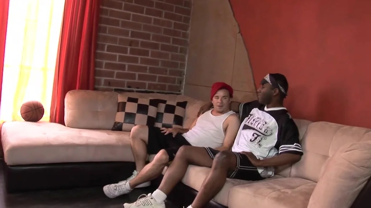 FapHouse: Cocksucking Trio Takes On Big Dicks