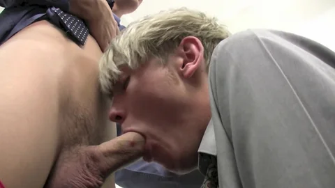 TXXXMStudios.com: Jesse Sees Young Doc's Hand Party