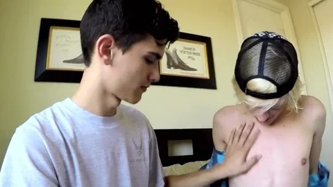 HomeMadeTwinks - Smooth Blowjob with Amateur Twink Couple