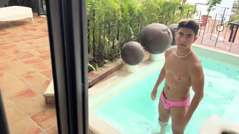 AmateurGayPOV: Stepson's Wet Wank in the Jacuzzi