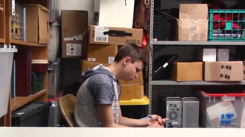 SayUncle Classics: Young Gay Thief Caught on Camera