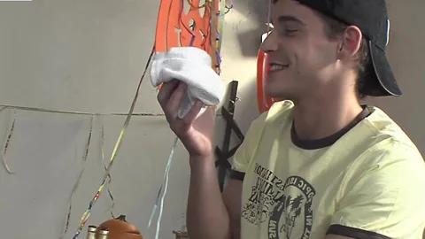 Skater Twinks Go Down For The Ultimate Throat Fuck