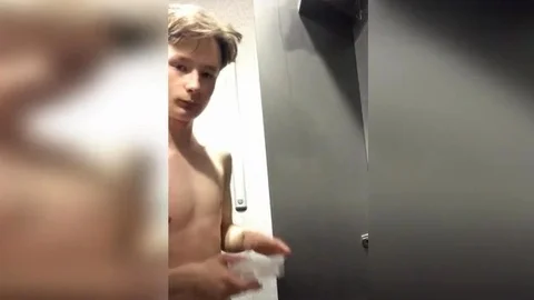 TXXXMStudios.com: Suds Up! Andy's Shower Adventure